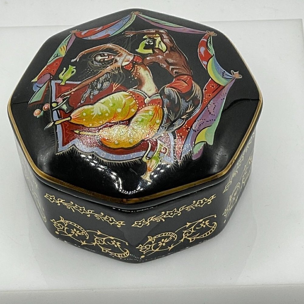 Franklin Mint Vintage Scheherazade Porcelain Music Box 1988 Made in Thailand
